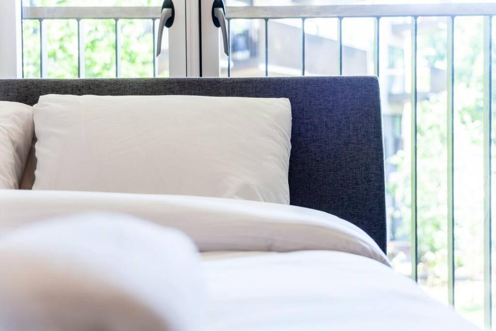 Stunning New 3 Bdr Duplex Wbalcony, East London Leilighet Eksteriør bilde
