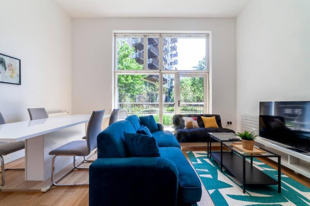 Stunning New 3 Bdr Duplex Wbalcony, East London Leilighet Eksteriør bilde