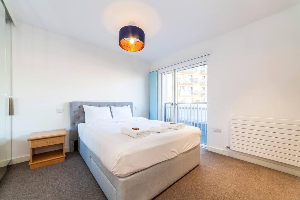 Stunning New 3 Bdr Duplex Wbalcony, East London Leilighet Eksteriør bilde