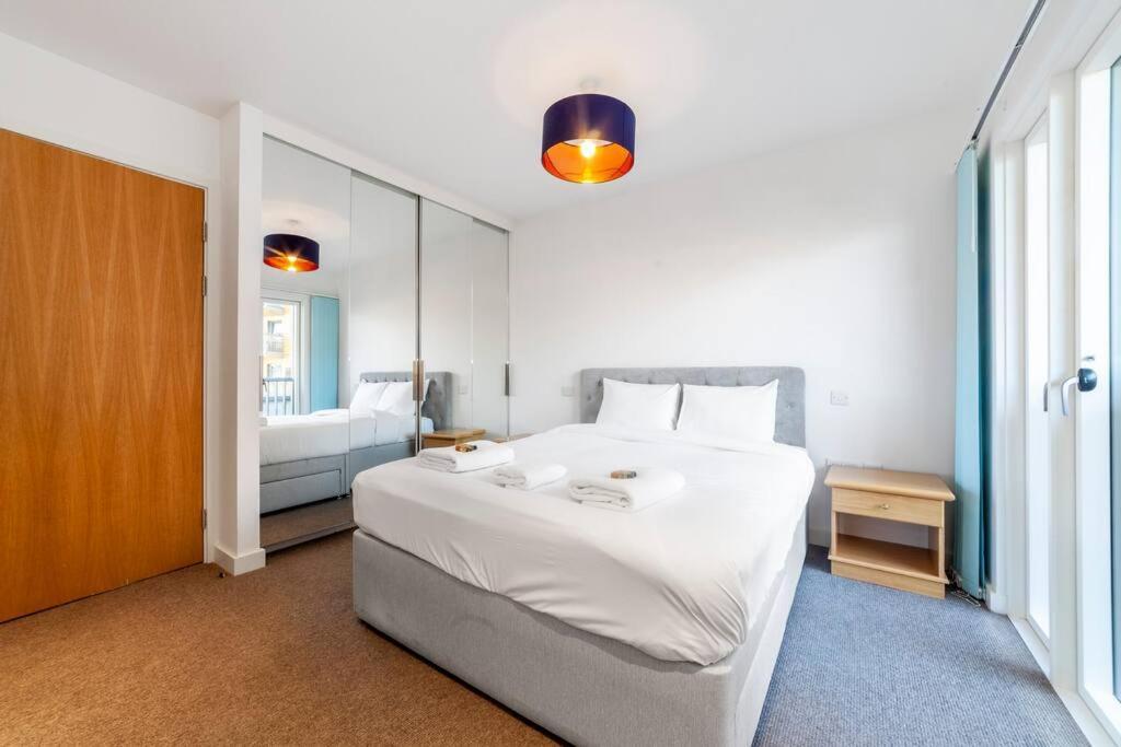 Stunning New 3 Bdr Duplex Wbalcony, East London Leilighet Eksteriør bilde
